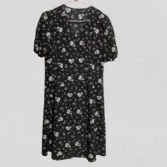 GU　花柄 半袖ワンピース 黒