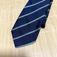 ネイビーと緑のストライプネクタイ