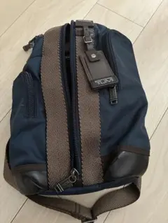 TUMI ボディバッグ ネイビー