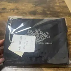 LAURA ASHLEY ネイビーポーチ　新品未使用