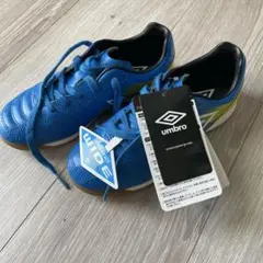 Umbro 19センチ サッカーシューズ　新品　トレシュー　スニーカー