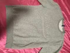 グレー ロゴ入り 長袖スウェット