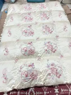 丸八 Sowally 花柄刺繍 掛け布団 150x210cm 楽天市場】【わけあり価格】シミ有のため 在庫限り 丸八真綿