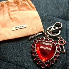 miumiu ハートクリスタル チャーム レッド