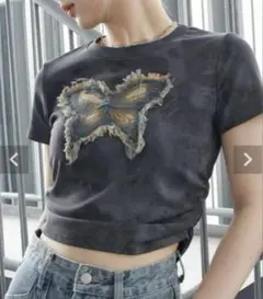SpRay バタフライ刺繍 ショート丈Tシャツ グレー
