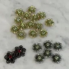 【22個】スワロフスキー 透かし柄 フラワー メタルパーツ ペリドット