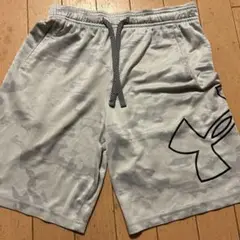 Under Armour 迷彩柄ショートパンツ グレー160