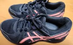 ASICS ブラック/ピンク スニーカー