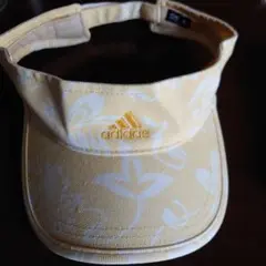 adidas フローラルパターン バイザー