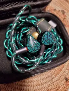 Item thumbnail for item 32015bfe-6ea6-473a-9e8d-7db1812fc6ea