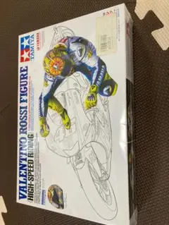 タミヤ1/12バレンチーノ・ロッシハイスピードライディングフィギュア Amazon | タミヤ 1/12 オートバイシリーズ No.118