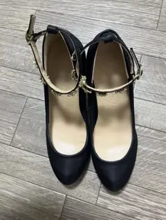 ブラック ストラップ付き ハイヒール
