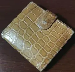 クロコダイル　 ベージュ 二つ折り財布