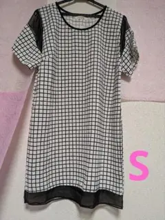 トップス　Sサイズ　モノクロ　半袖　ホワイトルーム