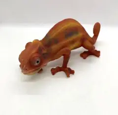 カメレオン フィギュア　置物 ポリレジン製