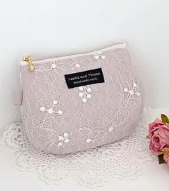 Item thumbnail for item f3bb2a97-7fba-4e33-927c-e181b234138b