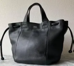 ヌエール　トートバッグ　レザー
