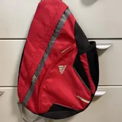 adidas 赤 ワンショルダーリュック