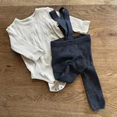 アイボリーロンパースとサスペンダー付きパンツセット