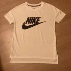 NIKE ホワイト Tシャツ Mサイズ　美品　シンプル