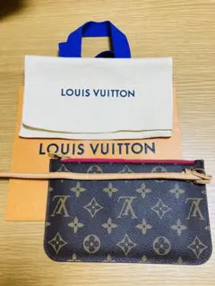 LV ポーチ。使用回数2〜3回程です‼️
