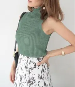 ワッフルノースリーブニット　ハイネックノースリーブ