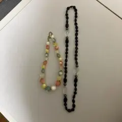 ③カラフルビーズと黒ビーズのネックレスセット