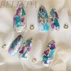 Item thumbnail for item 4f038da6-c0d5-4bbb-a4c8-c2e4ce835ddf