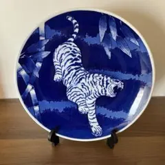 飾り皿　縁起物　大皿　虎　トラ　陶器 受注生産品】 飾り皿 縁起物 大皿 虎 トラ 陶器 工芸品 - 工芸品