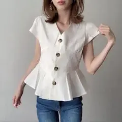 【大人気】【売り切れ御免！】【titivate】フレンチスリーブペプラムブラウス