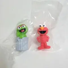 セサミストリート ならぶんです　エルモ　オスカー　フィギュア　ガチャ