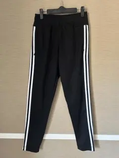 adidas ブラック トレーニングパンツ
