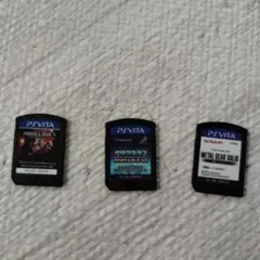 PS Vita ソフト3本セット メタルギア マインクラフト 地球防衛軍2
