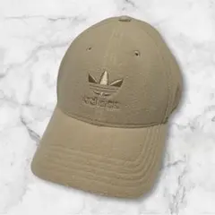 adidas ベージュ キャップ