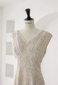 【新品】Herlipto LaceTrimmedFloralDress／sun 新品】Herlipto LaceTrimmedFloralDress／sun