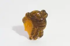 ブローチ