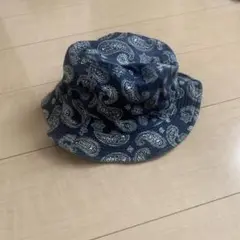 ペイズリー柄とライトブルーのリバーシブルハット