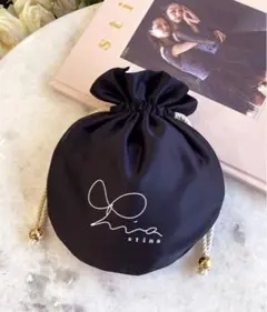 stina スティナ flower petal pouch S / black