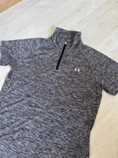 アンダーアーマーハーフジップ トレーニングシャツ グレー／未使用／フリー