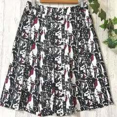美品✨Charnilklani モノトーン柄 フレアスカート L相当 黒白赤