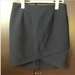 ネイビースカート