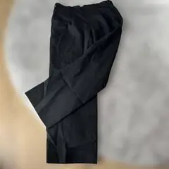 黒 スラックス