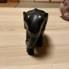 手彫り黒木製象の置物 約8cm