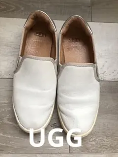UGG ホワイトレザー スリッポン　キャス