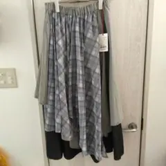 新品　スカート