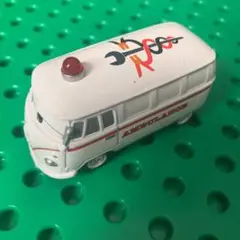 カーズ　cars フィルモア　救急車タイプ