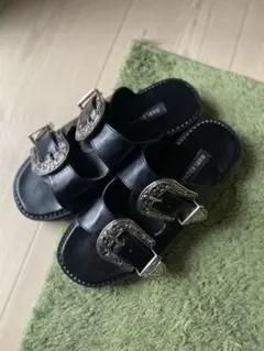 GURLBUCKET バックル付きサンダル ブラック