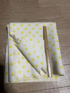 65 白地に黄色のドット柄生地 90×230 未使用品