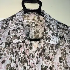 長袖ブラウス