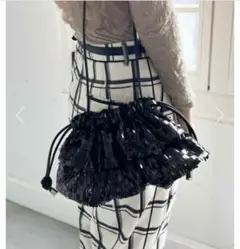 Casselini フリルスパンコールバッグ　ブラック
